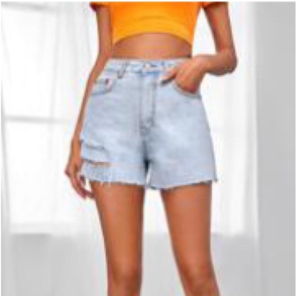 ✨5 for $20✨ Light wash raw hem denim jean shorts
